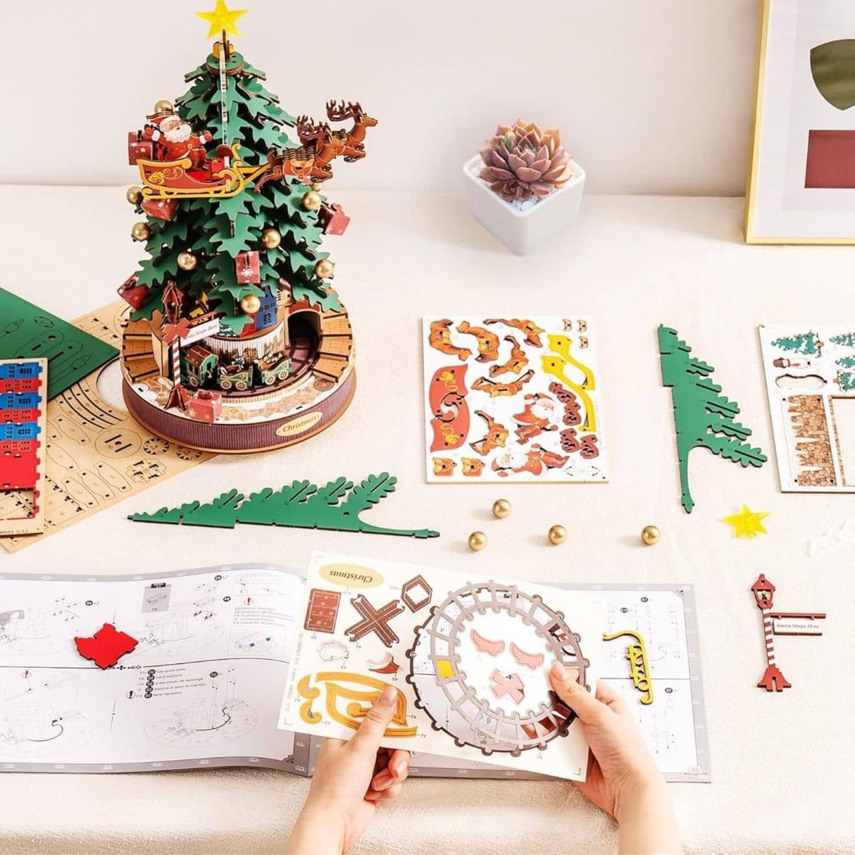 Rolife Music Dreamer - Miniatura Armable Christmas Melody Tree Árbol de Navidad Musical