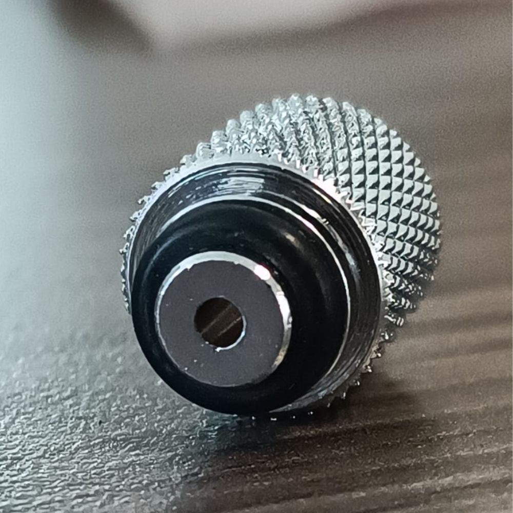 Adaptador para Aerógrafos 1/8 BSP Hembra a M5x05 Macho