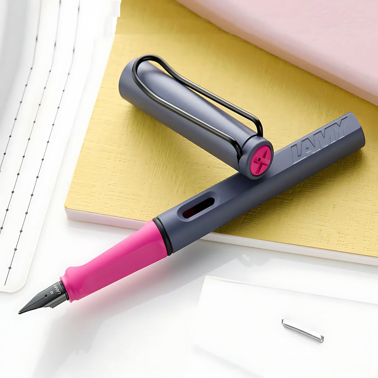 Lamy Safari - Pluma Edición Limitada 2024 Punta F