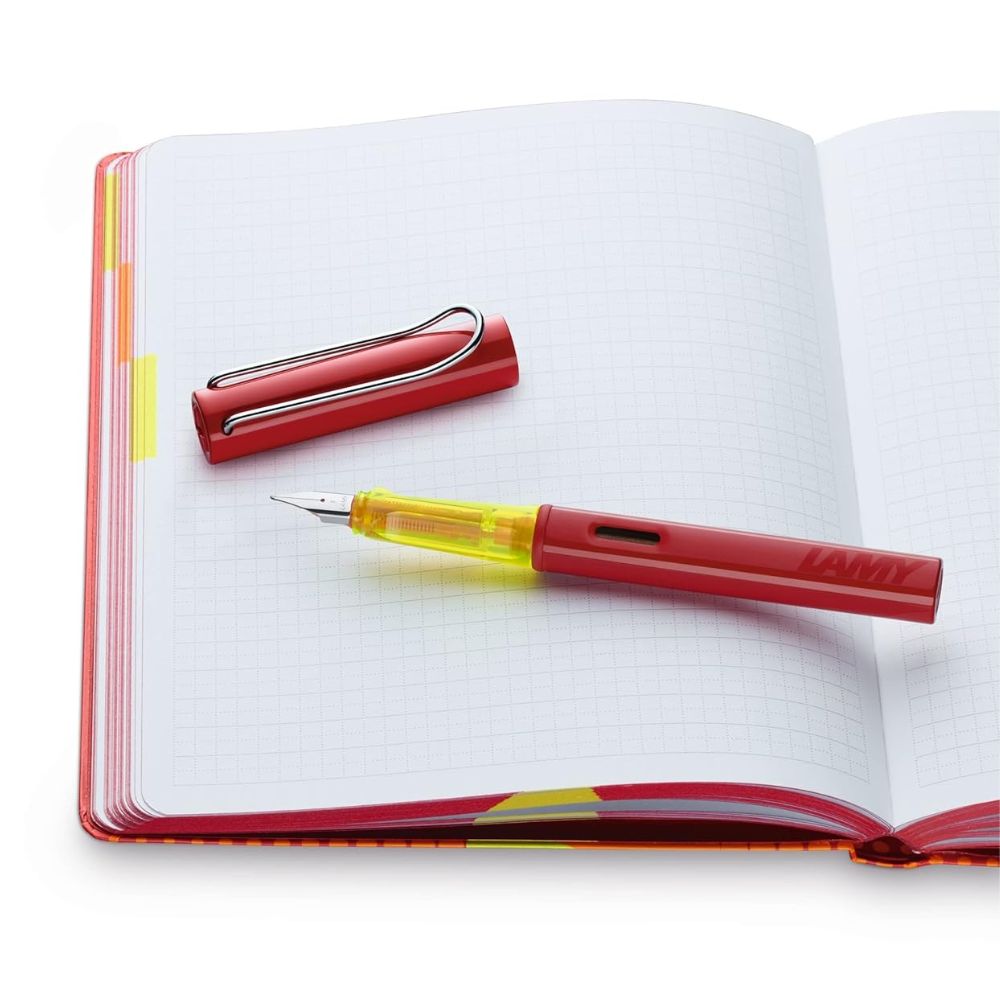 Lamy Safari - Pluma Glossy Red Edicion Limitada M