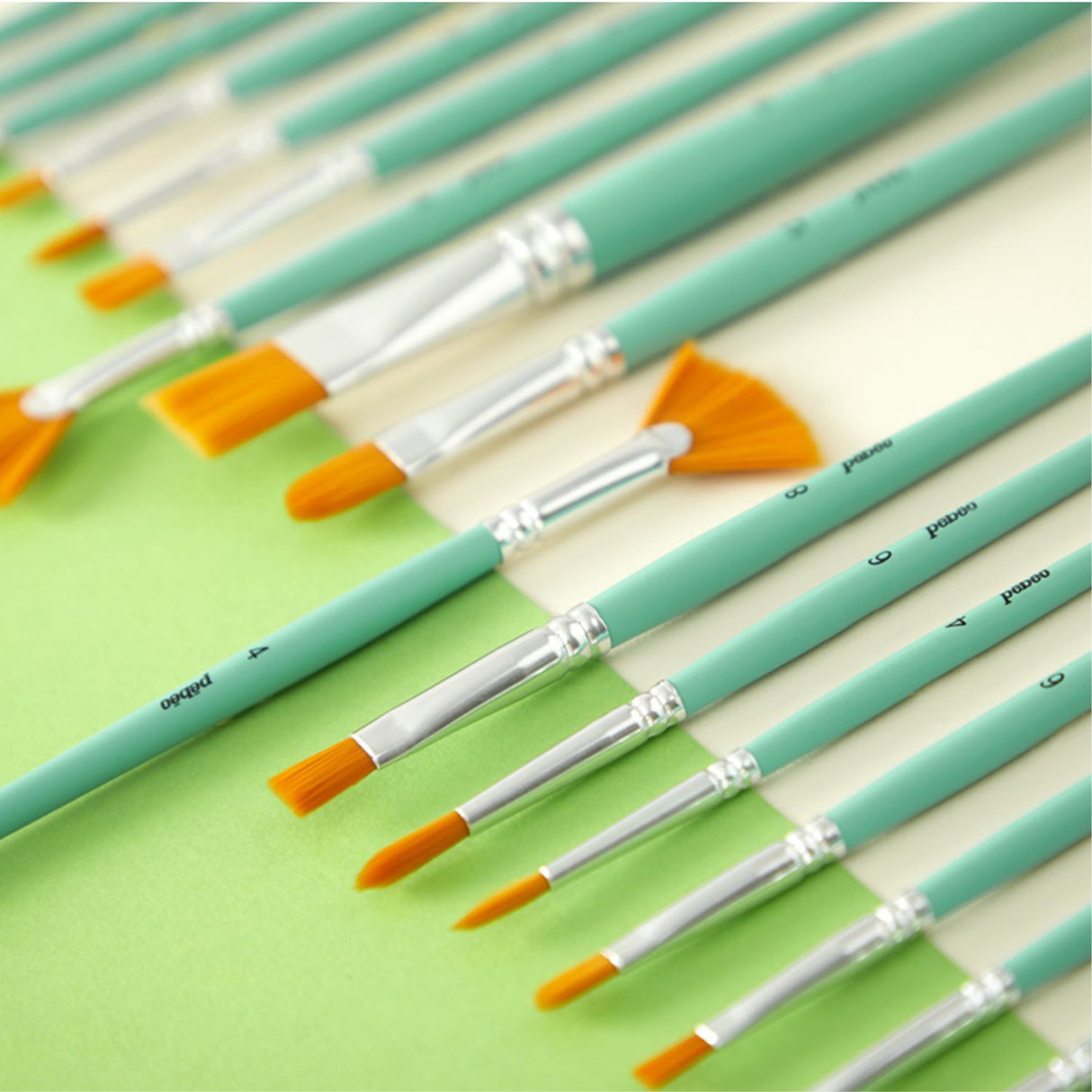 Pebeo - Set 4 Pinceles Acrílico Fluido Avellanados (Filbert)