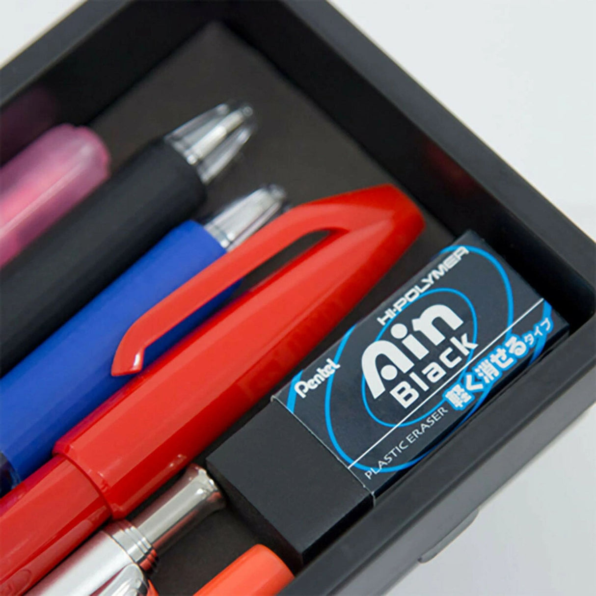 Pentel Ain Black - Goma Negra