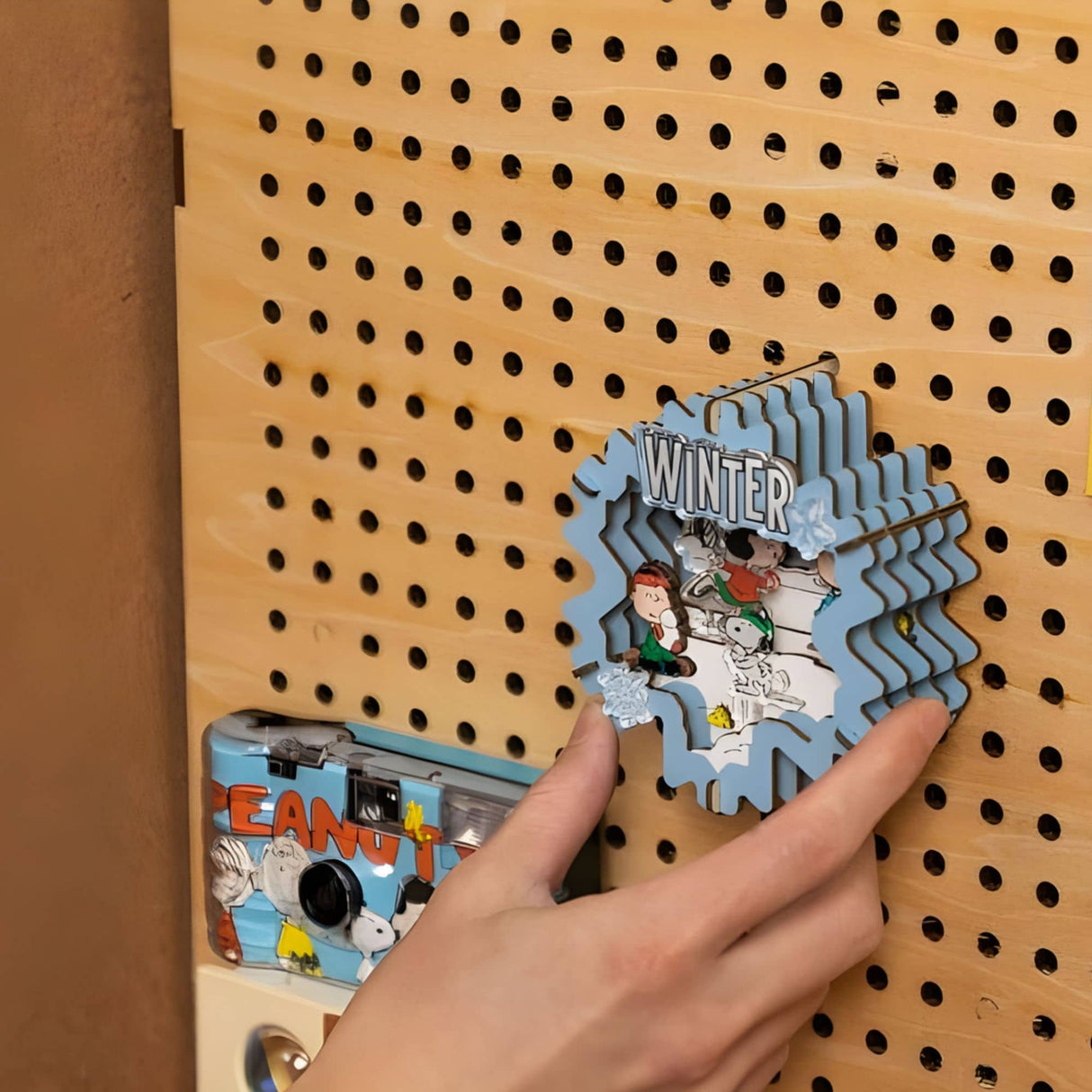 Puremind - Casa Miniatura Snoopy Skating Funland Wooden Theater