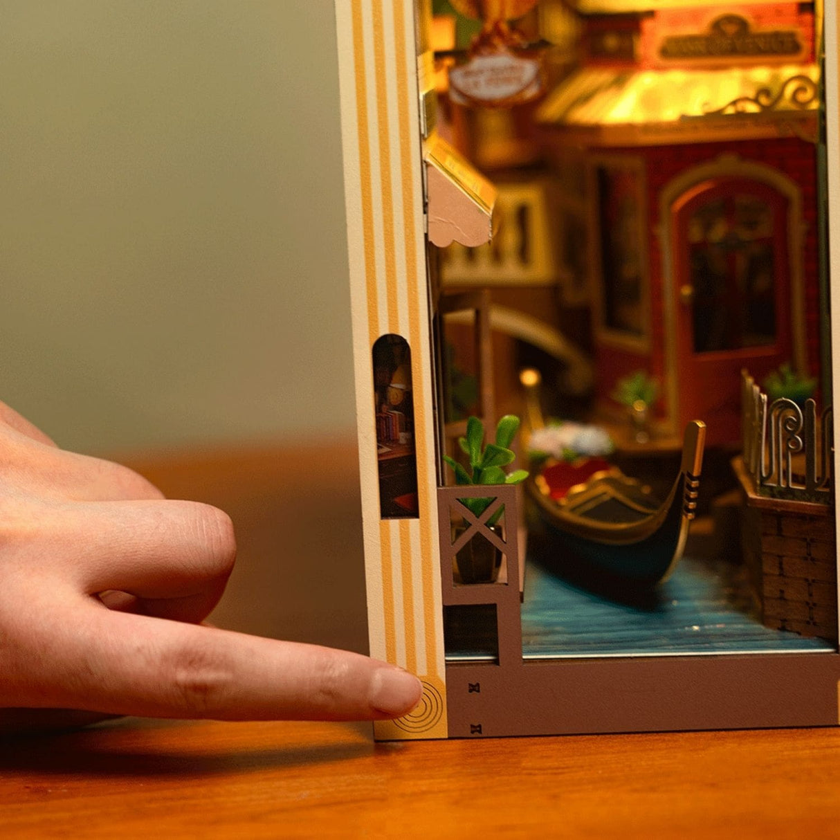 Rolife Booknook & Wonderland - Separador de Libros Romantic Venice