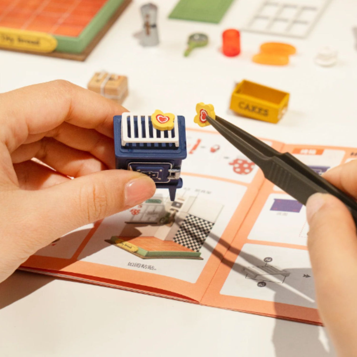 Rolife Secret World - Miniatura Armable Afternoon Baking Time