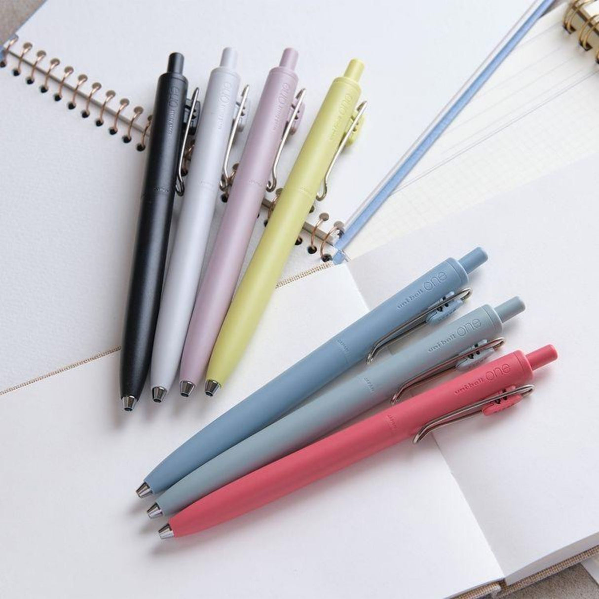 Uni-ball One F - Bolígrafo Tinta Gel Colores 0,5 mm