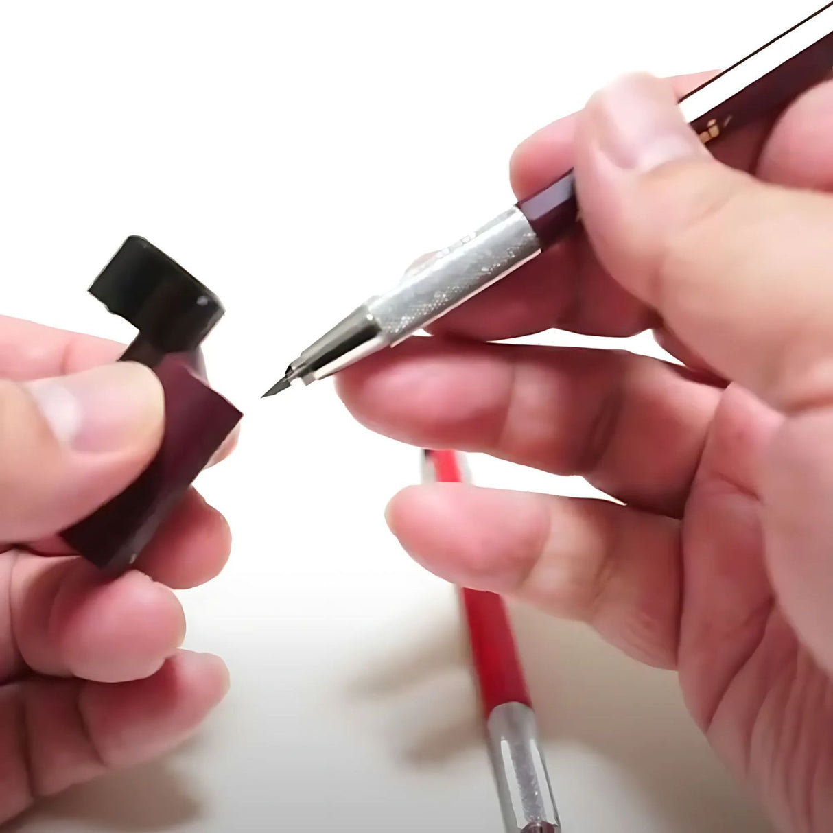 Uni Field - Portaminas 2,0 mm RED con Mina Roja