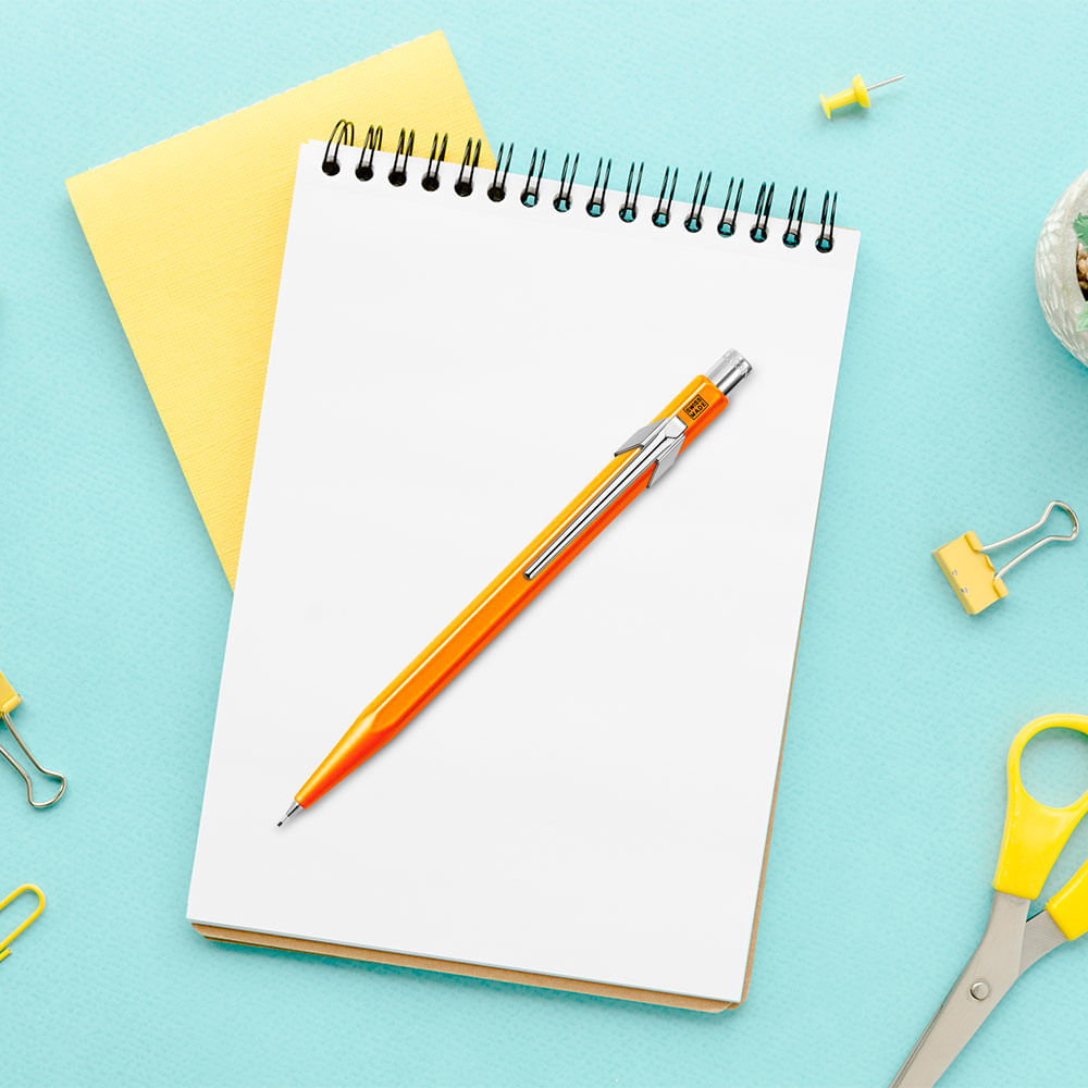 caran-d-ache-844-portaminas-colores-07-mm-3