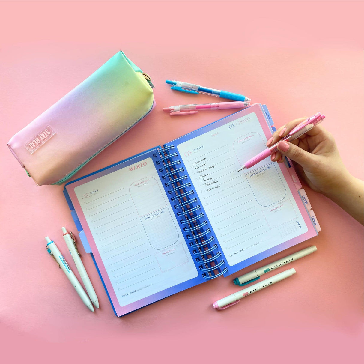 Mooving - Agenda 2026 Día por Página 16 x 22 cm Life