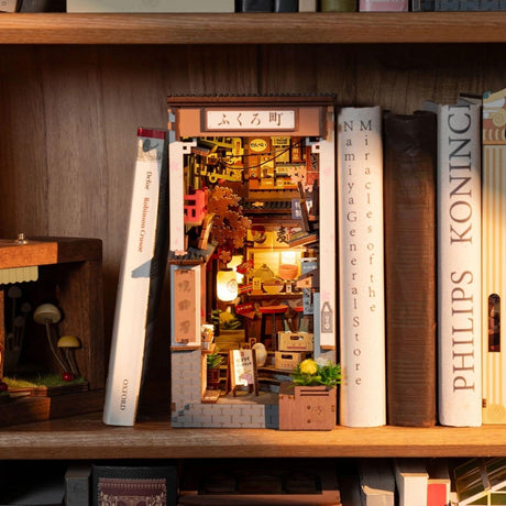 Rolife Booknook & Wonderland - Separador de Libros Sakura Wine Alley