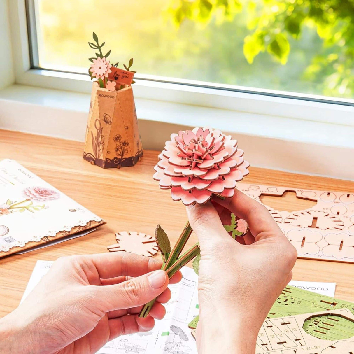 Rowood Wooden Bloom Craft - Miniatura Armable Flor Pink Dahlia