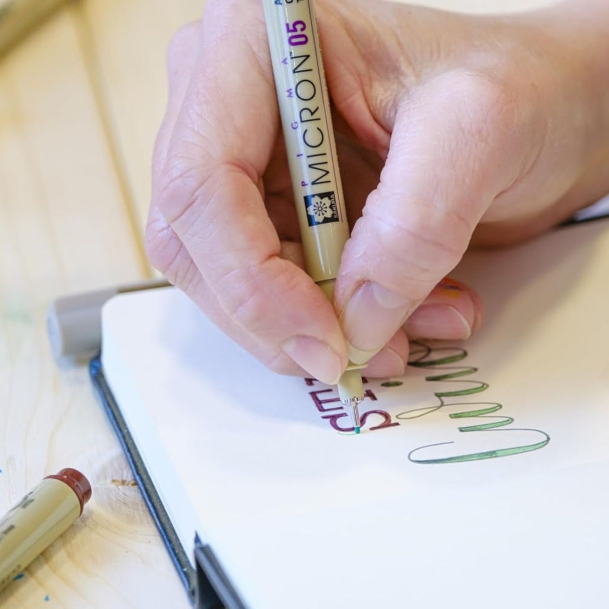 Sakura Sketch Note Book - Sketchbook Papel Blanco/Crema 80 Hojas, 140 g/m2 + Pigma PN